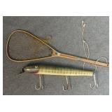 OVERSIZED FISHING LURE TRADE SIGN & NET