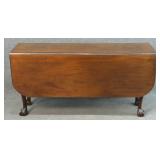 18THC. CHIPPENDALE DROPLEAF TABLE W/ BALL & CLAW