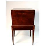 BALTIMORE CELLERETTE W/ URN INLAY