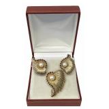 14KT YELLOW GOLD, PEARL & GARNET BROOCH & EARRINGS