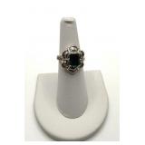 18KT GOLD EMERALD & DIAMOND RING EMERALD APPROX.