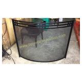 Curved firescreen