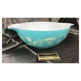 Vintage Pyrex hot air balloon pattern turquoise