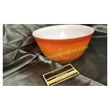 Vintage flameglo Pyrex bowl 1.5qt