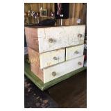 Set of  4 drawers with glass knobs