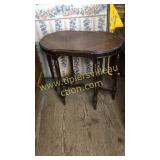 Oval parlor table Sheraton style legs