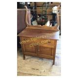 Antique wash stand with towel bar