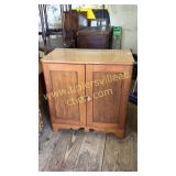 Antique flip top wash stand 32x32h