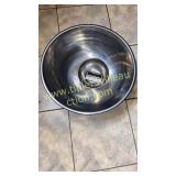 Large stainless dish pan and 2 small bowls