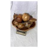 Wooden fruit bowl and fruit