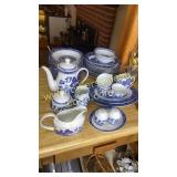 Modern Royal Cuthbertson Blue Willow dishes 40pcs