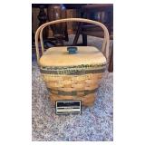 Longaberger 1995 Christmas cranberry basket with