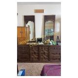Mediterranean style dresser with double mirror-