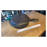 Rare Small emblem griswold no8 in hammered finish