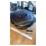 Large emblem Griswold no9 tote-top Dutch oven