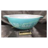 Turquoise Pyrex Amish butterprint 4qt mixing