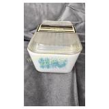 Pyrex Amish butterprint refrigerator Glass 1.5pt