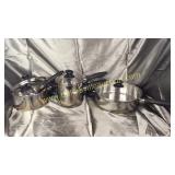 Set of xoxo cookware