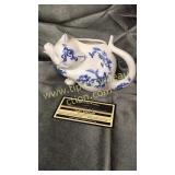 Lenox Dutch delft cat creamer