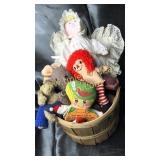 Garden basket with stuffed toys