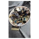 Vintage presidents figurine toys and cap guns