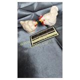 Vintage chicken salt and pepper shakers