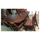 Clean Mahogany Duncan Phyfe table with 6 chairs