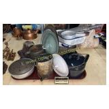 Tray of enamel ware, sifters, toaster, etc