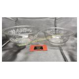 2 clear daisy Pyrex mixing bowls