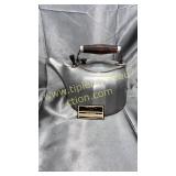 Cast aluminum kettle