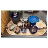 Wooden tray with pottery