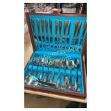 Vintage flatware 12plc setting with lots of
