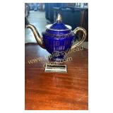 Blue and gold hall teapot