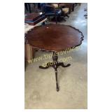Pie crust mahogany table