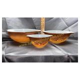 Pyrex orchard mixing bowls