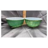 2 green Pyrex mixing bowls wear and fading