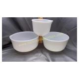 Pyrex and glassbake mixing bowls