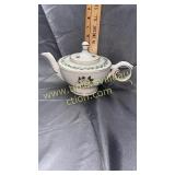 Hall cameo rose teapot