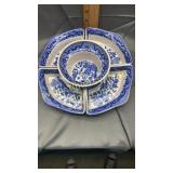 Blue willow lazy Susan pieces