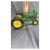 Ertl John Deere die cast tractor