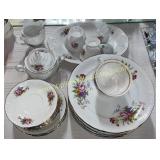 Royal Kent Polish China 29pcs