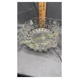 Star pattern folded bowl