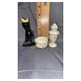 Pie bird with salt cellar and shaker