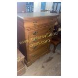 Oak chest of drawers