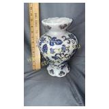 Blue and white decor pottery vase