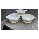 3pc set of Pyrex bowls