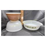 3 Pyrex and fire king bowls