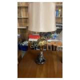 Decor lamp with shade