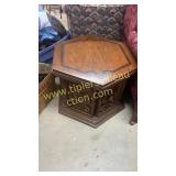 Retro octagon end table