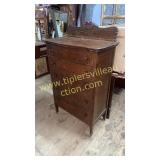 Quarter sawn oak chest of drawers